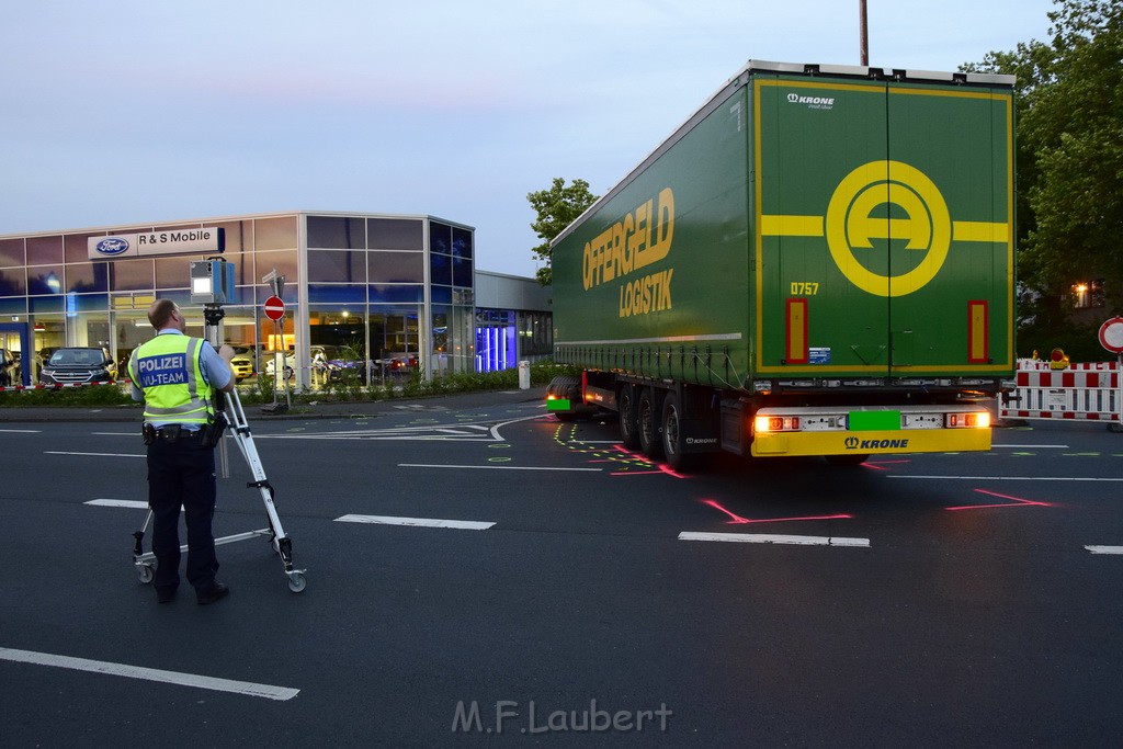 Schwerer Motorrad Unfall Feldkassel Robert Boschstr Edsel Fordstr P079.JPG - Miklos Laubert